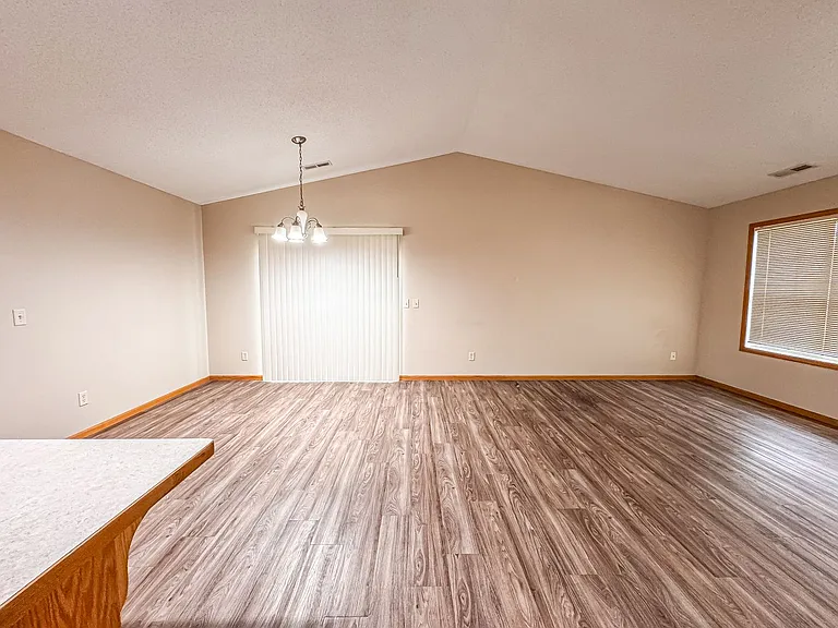 1560B Gunston Dr — Photo 6
