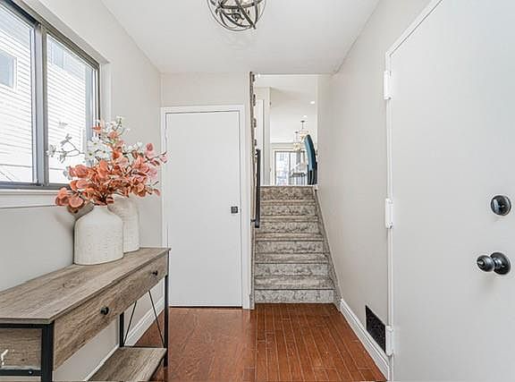 3rd image of 51 Evans St