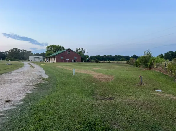 497 County Road 4507, Avery, TX 75554