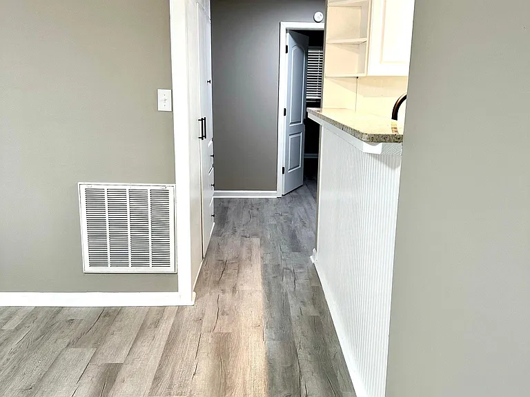 102 Belair Rd — Photo 9