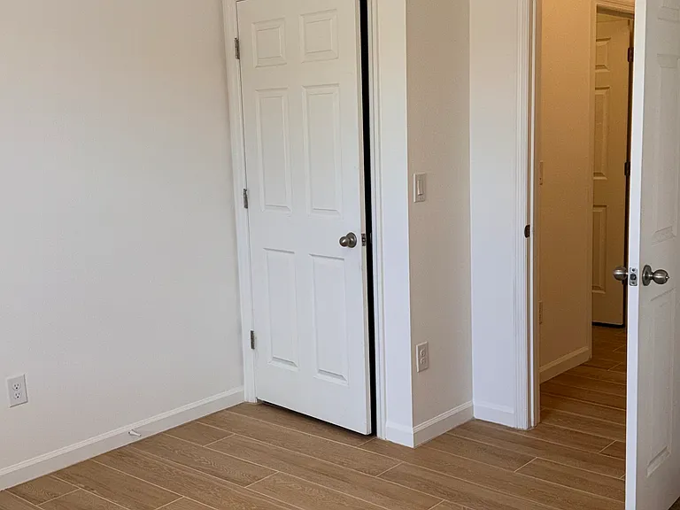 1522 Lexington Sq SW — Photo 19