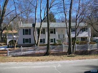 113 Rivervale Rd, Park Ridge, NJ 07656