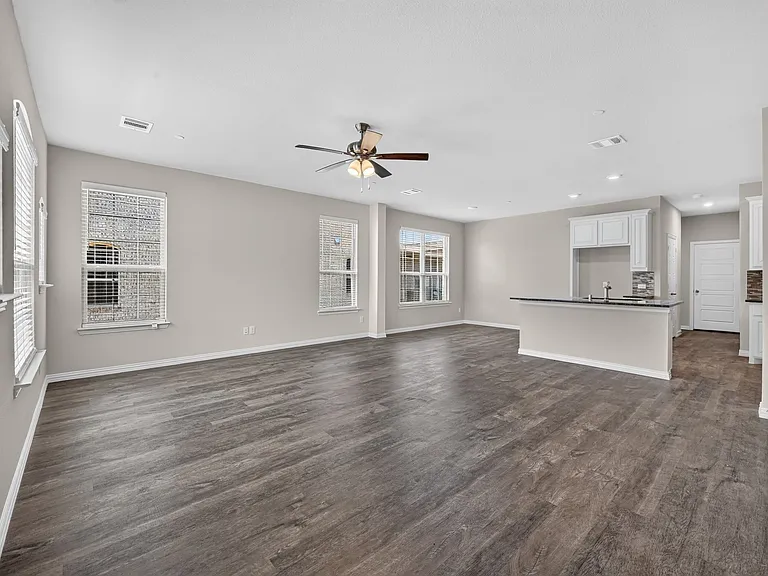 3316 Solana Cir — Photo 2