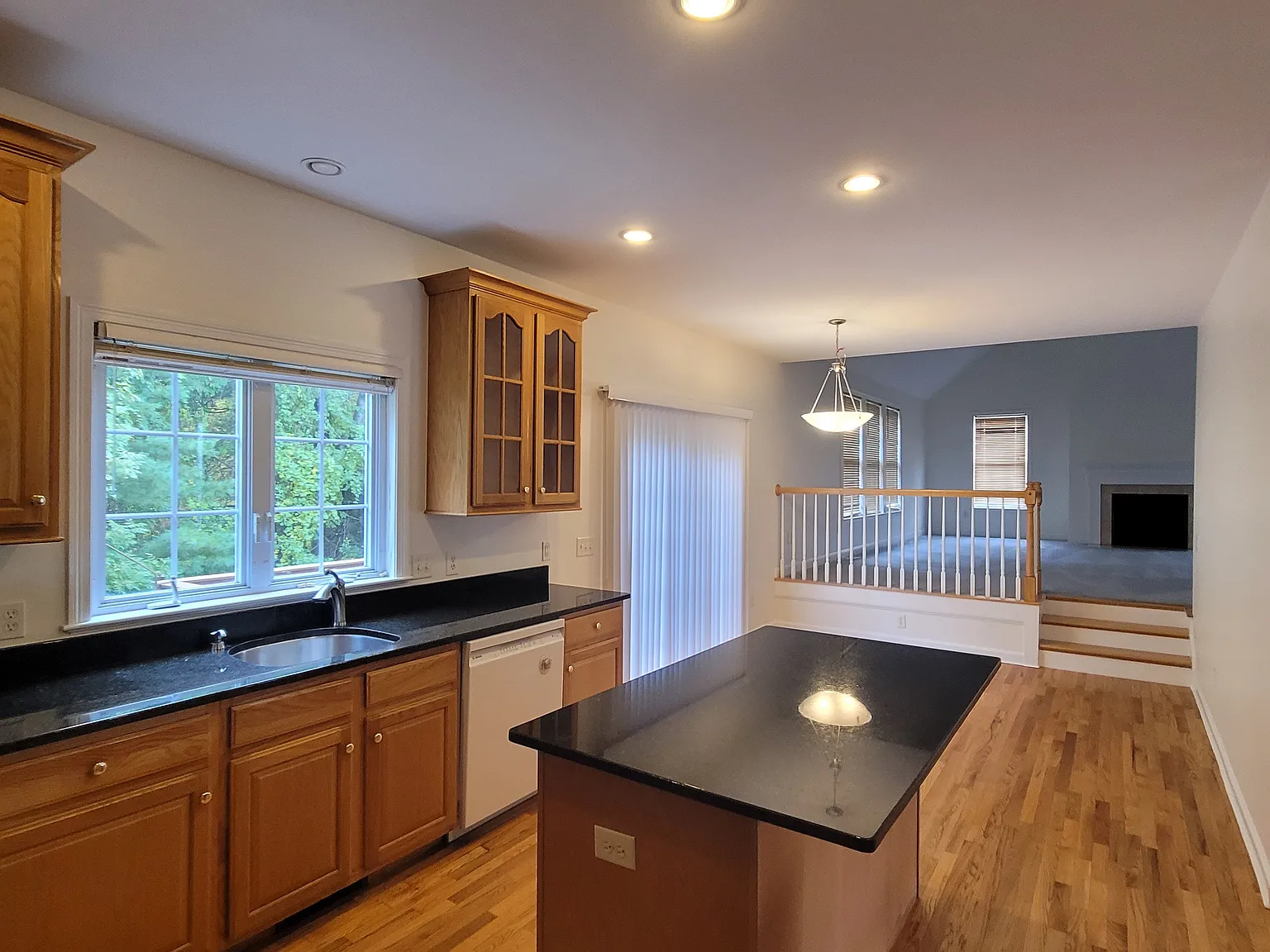5 bed, 3.5 bath, 2920 sqft, $5,500 — Photo 4