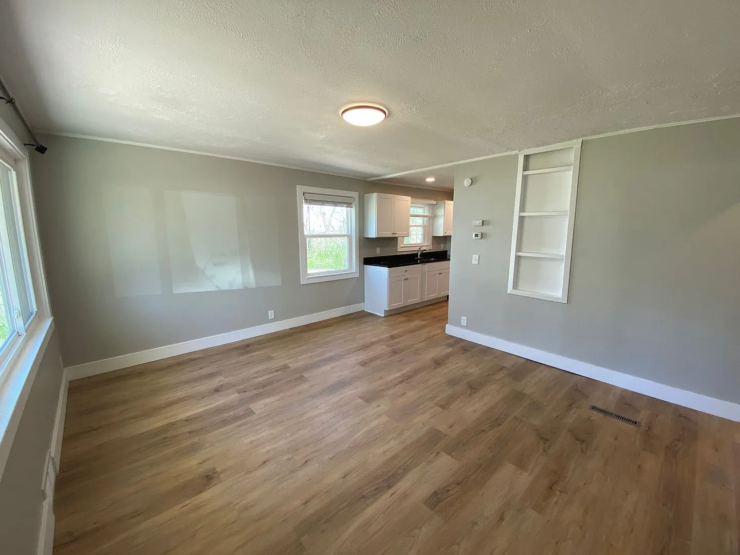 Fully Remodeled House! — Photo 2