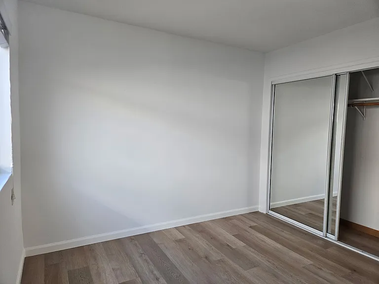 533 Brooks Ave #5 — Photo 8