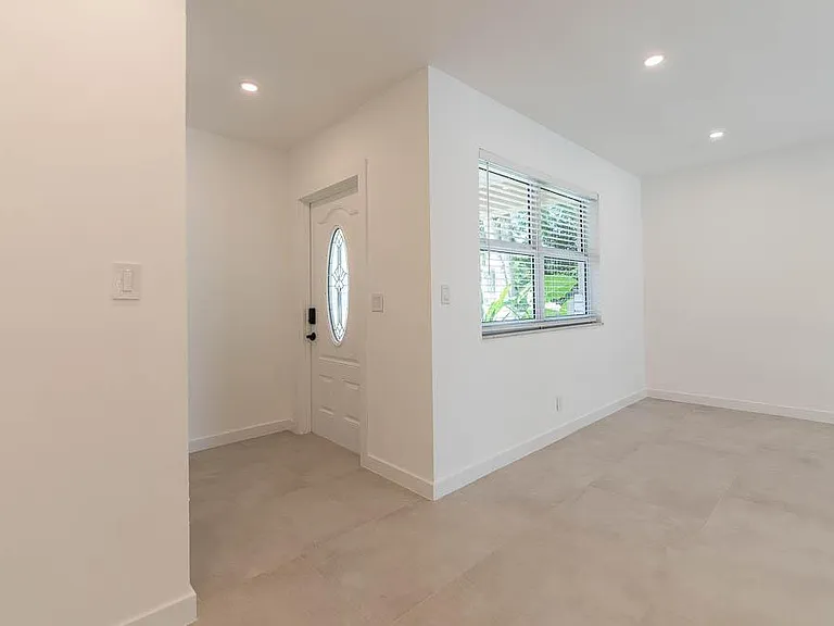 2712 Lake Ida Rd — Photo 9