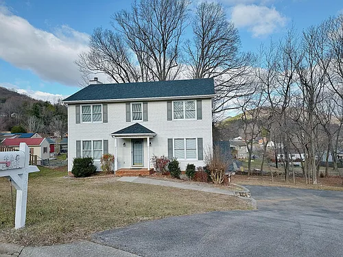 853 Ray St Photo 1