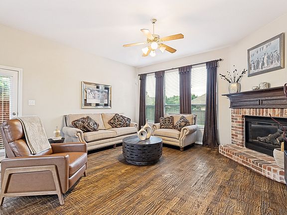 5th image of 2185 Goliad Cir
