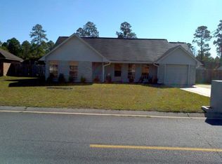 961 Shady Ln, Hinesville, GA 31313