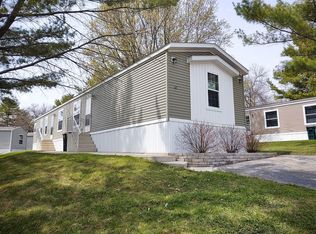 67 Meadowbrook Park Dr, Iron Ridge, WI 53035