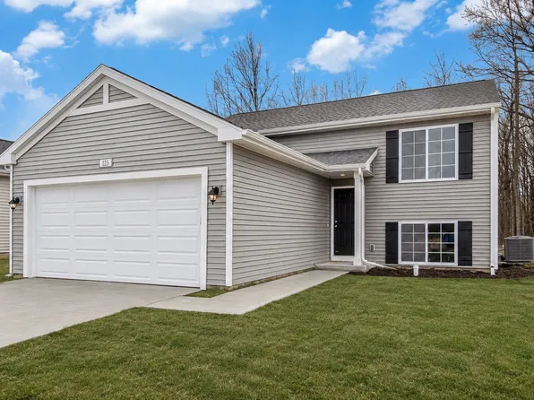 52572 E Trail, South Bend, IN 46628