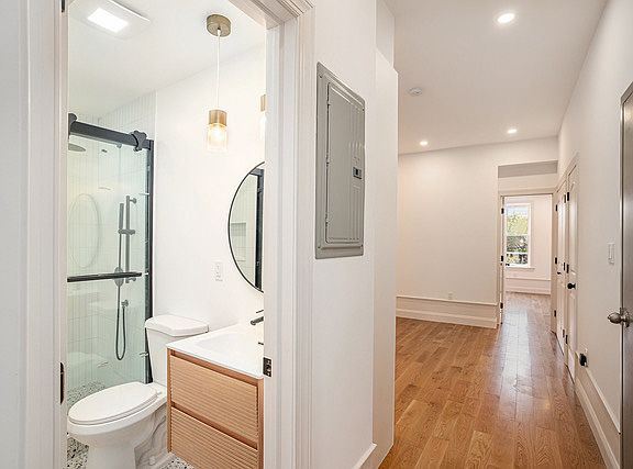 3rd image of 2045 Christian St Floor 2