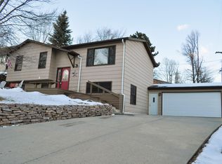 310 S Berry Pine Rd, Rapid City, SD 57702