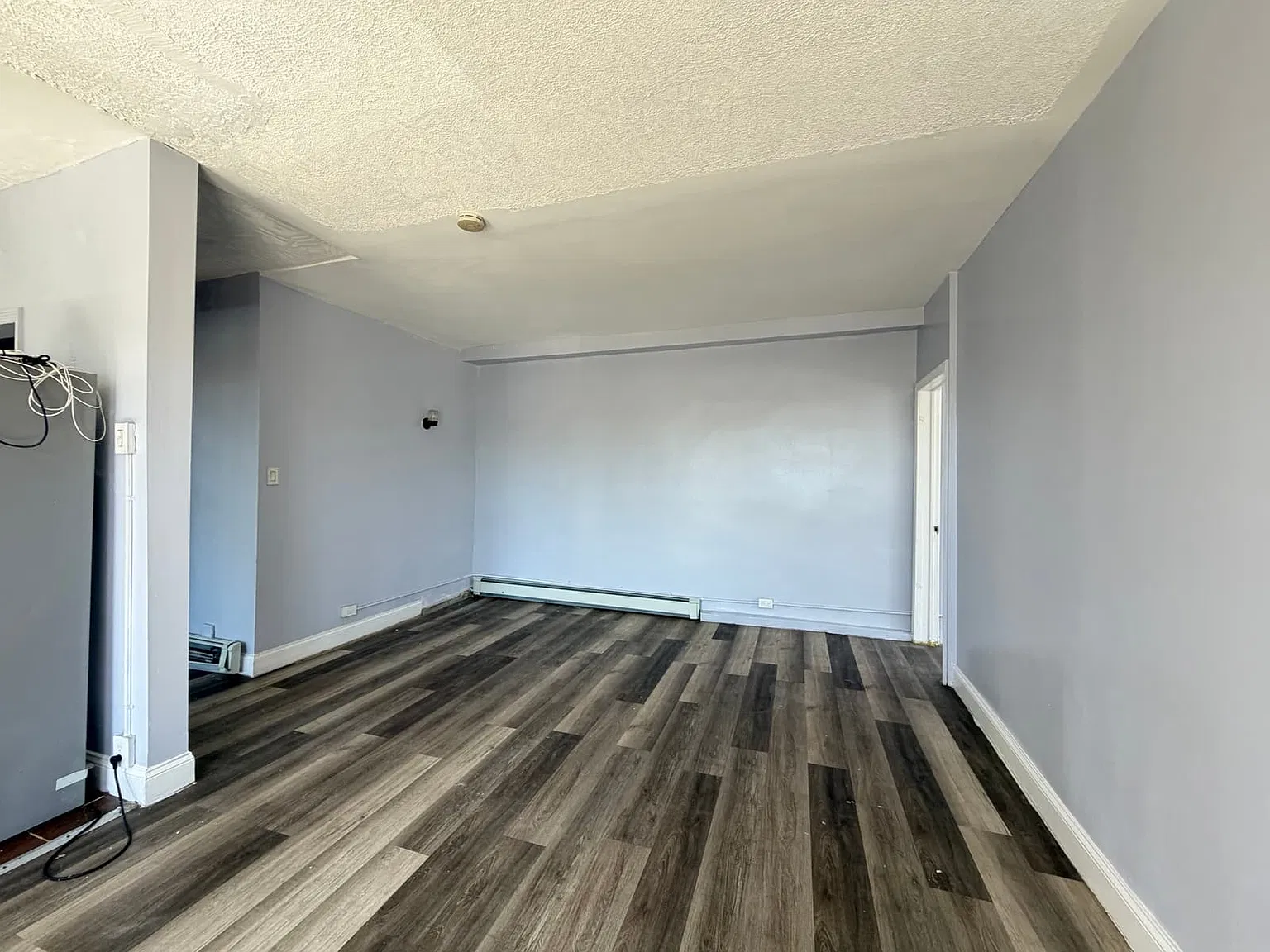 4 bed, 1200 sqft, $2,400 — Photo 3