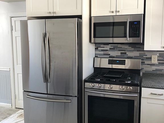 4th image of 434 W College Ave