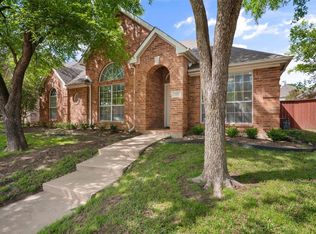 115 Pecan Valley Dr, Irving, TX 75063