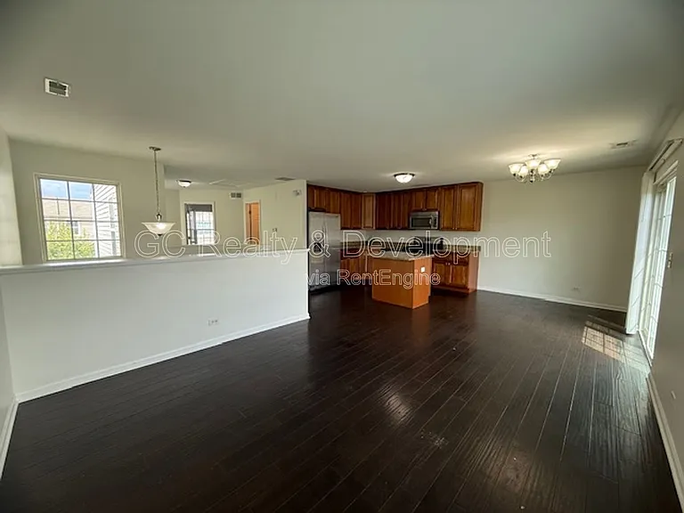 1062 Turin Dr — Photo 4