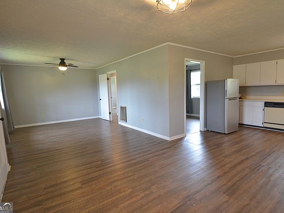 5th image of 50 Wallace Cir