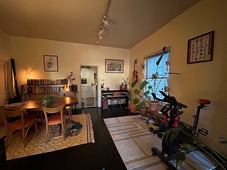 625 15th Ave E #1 — Photo 3
