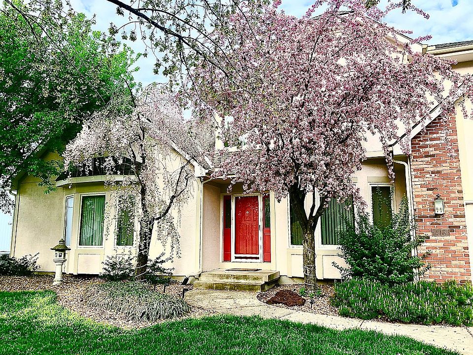 413 SE Williamsburg Dr.