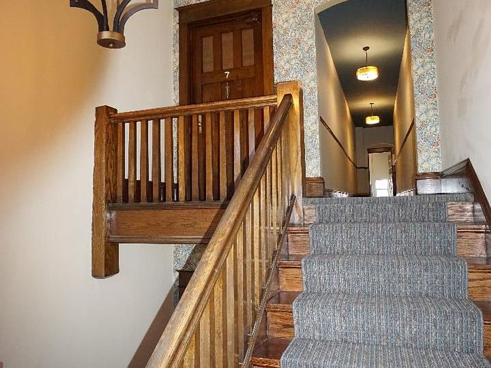 1st image of 833 Grand Ave #18422312