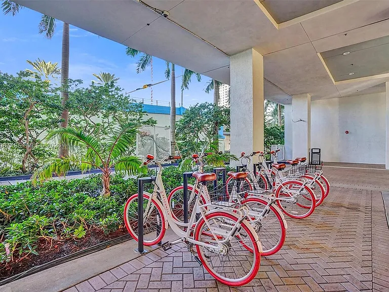 2600 E Hallandale Beach Blvd #T1902 — Photo 90