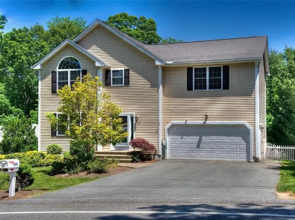 219 Old River Rd, Lincoln, RI 02865