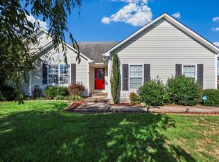 402 Cedar Hollow Dr, Bowling Green, KY 42101