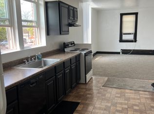 8821 Gravois Rd, Saint Louis, MO 63123