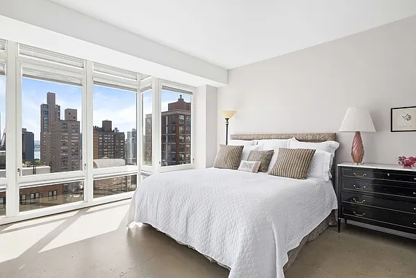 Sold by Compass | media 7