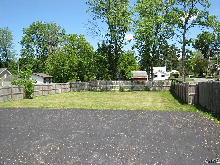 28 E River Rd #2-1 — Photo 42