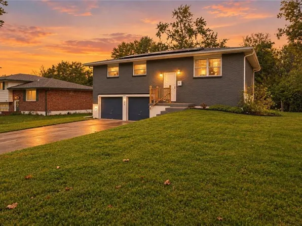 912 Colbern Dr, Belton, MO 64012
