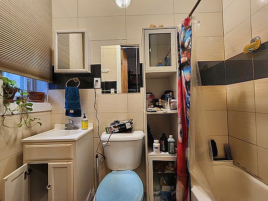 4th image of 940 Kent Ave APT 1R