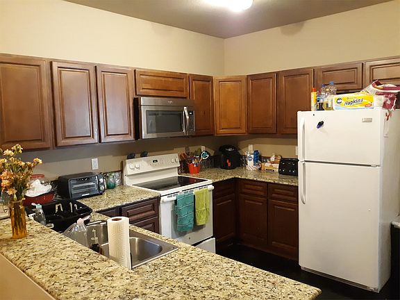 2nd image of 512 S Gray St #A