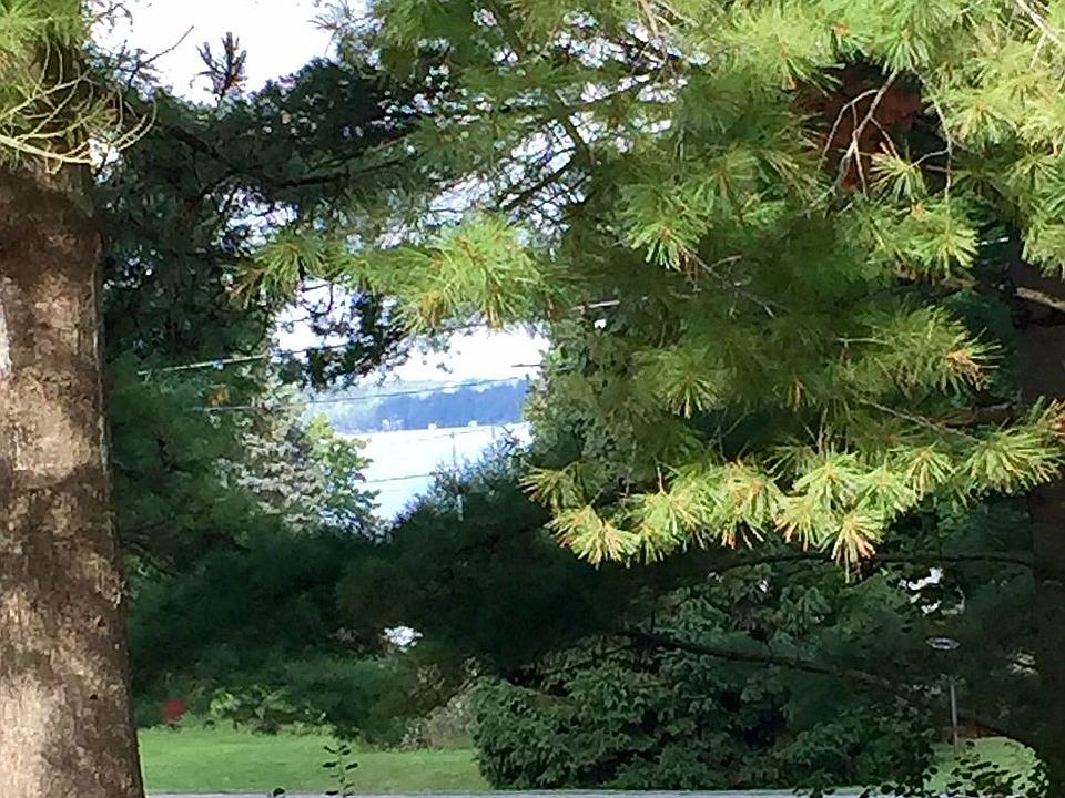 2nd image of 1982 N South Long Lake Rd