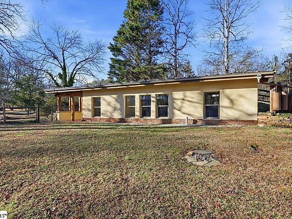 3rd image of 20 Hudson Rd