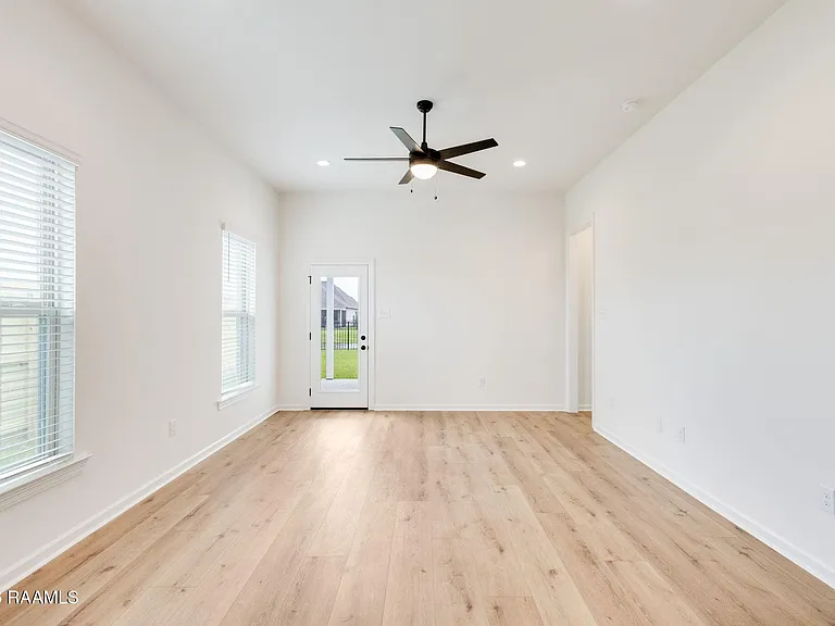 106 Dawson Ave — Photo 24