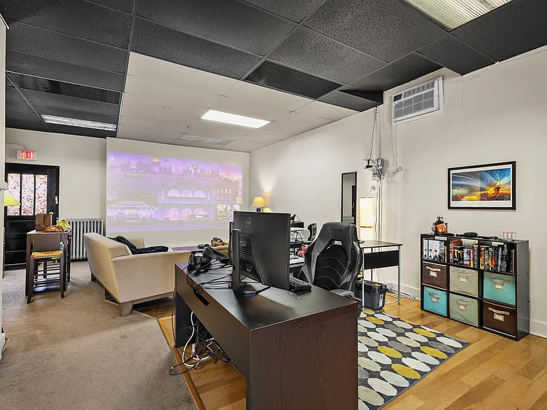2611 University Ave #W — Photo 11