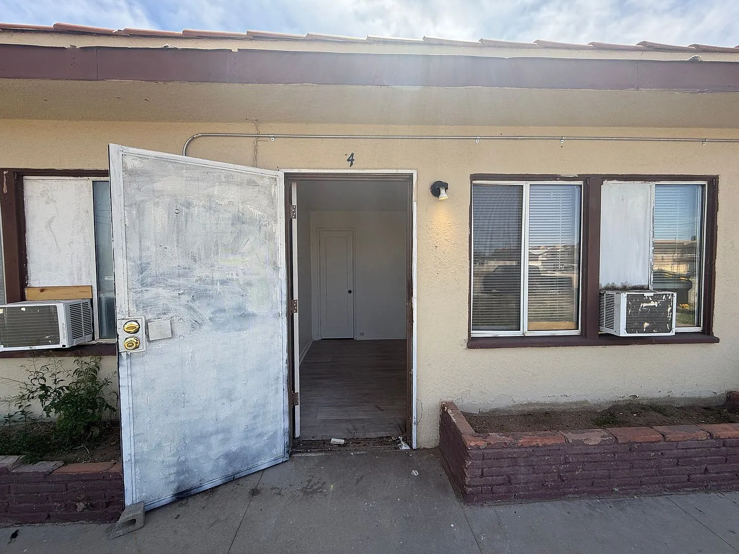 Renovated Palmdale Apartment — Photo 2