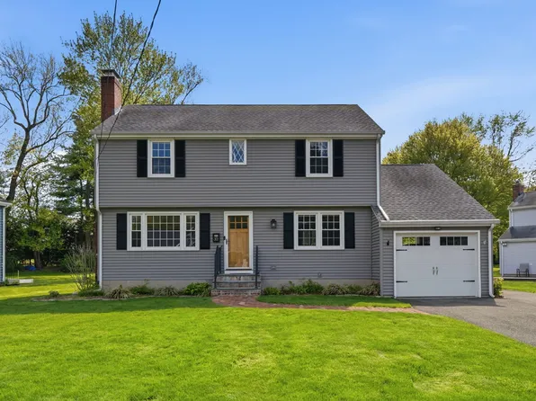 32 Meadowgate Street, Wethersfield, CT 06109