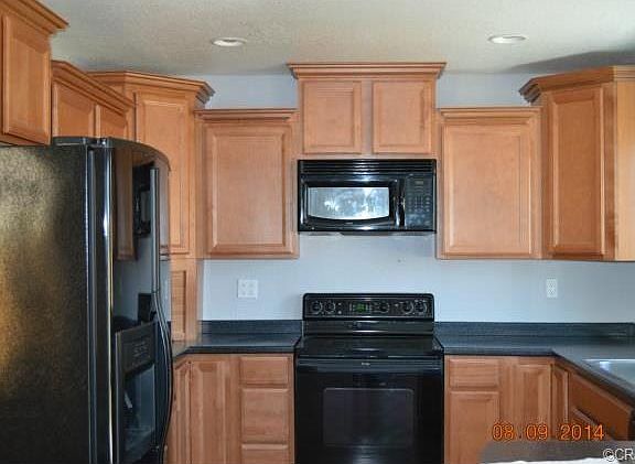 Kitchen w/new cabinets and new appliances