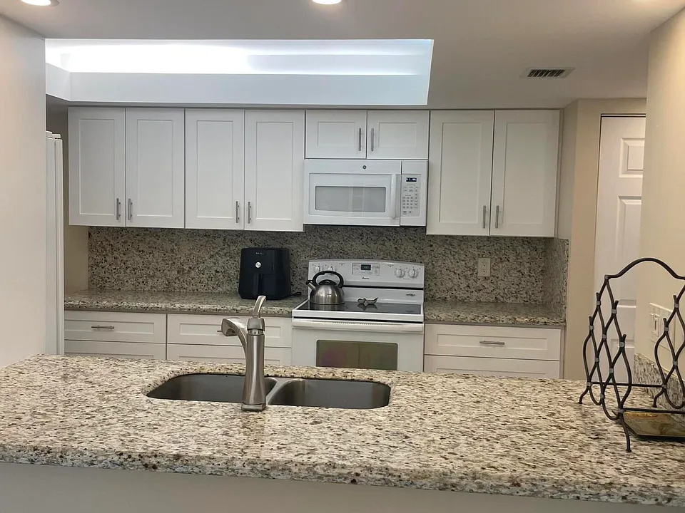 450 Egret Cir #9203