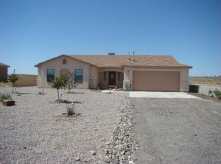 821 7th St NE, Rio Rancho, NM 87124