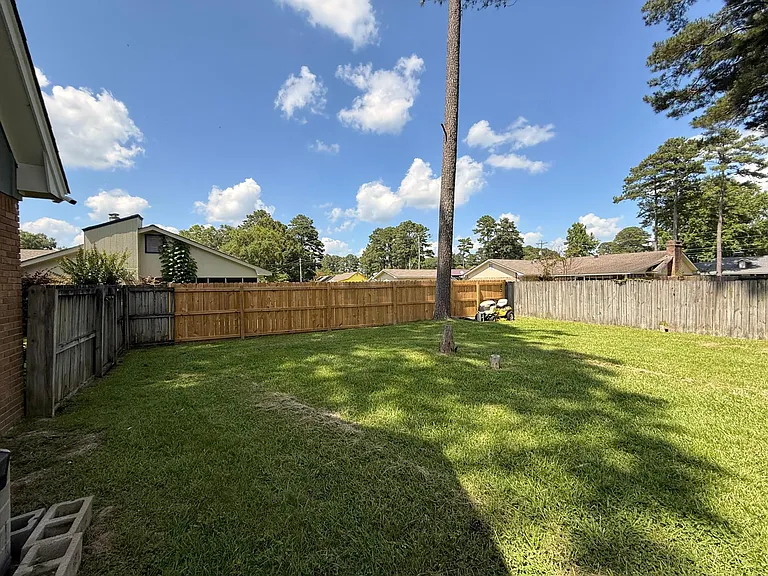 217 Cedar Dr — Photo 17