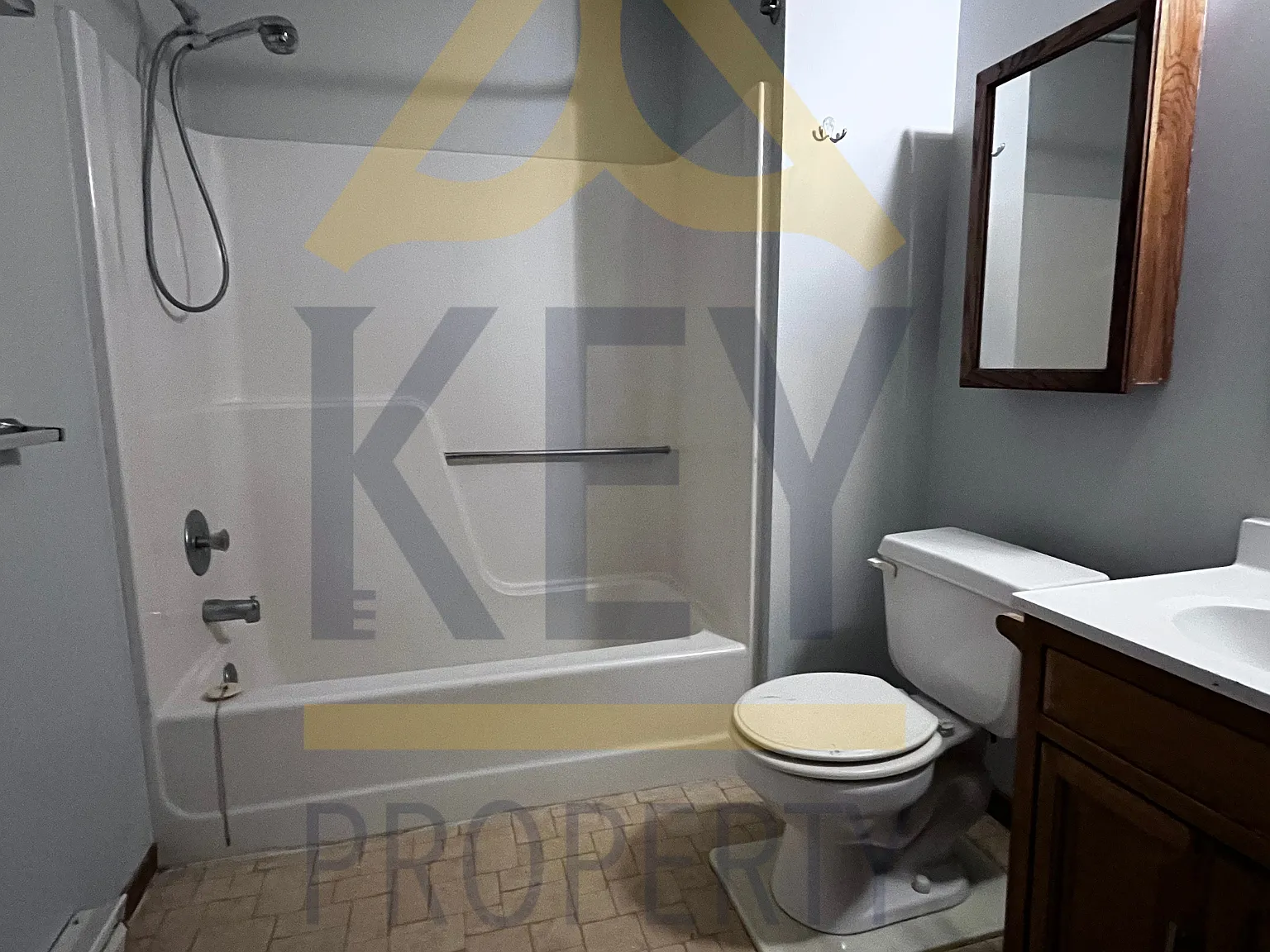493 Hollenbeck St - 1 — Photo 3