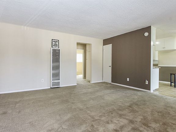 001-photo-living-room-7009340