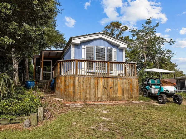 8538 Dogwood Cir, Emerald Isle, NC 28594