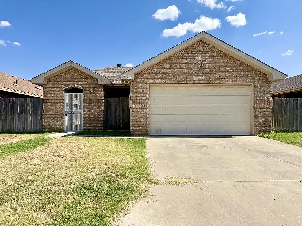 3 bed, 2.0 bath, 1793 sqft, $2,400 — Photo 1