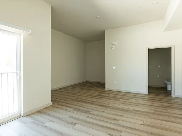 4233 Kansas Street — Photo 21